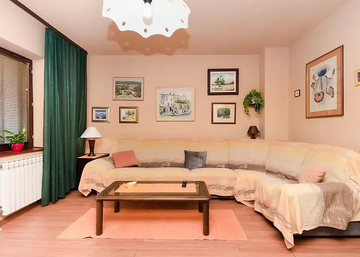 Bozena 아파트 푸나트